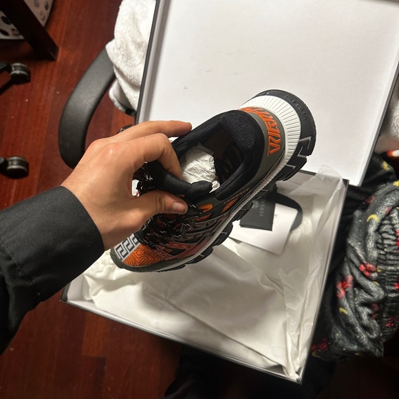 Versace sneakers - Picture 7 of 10